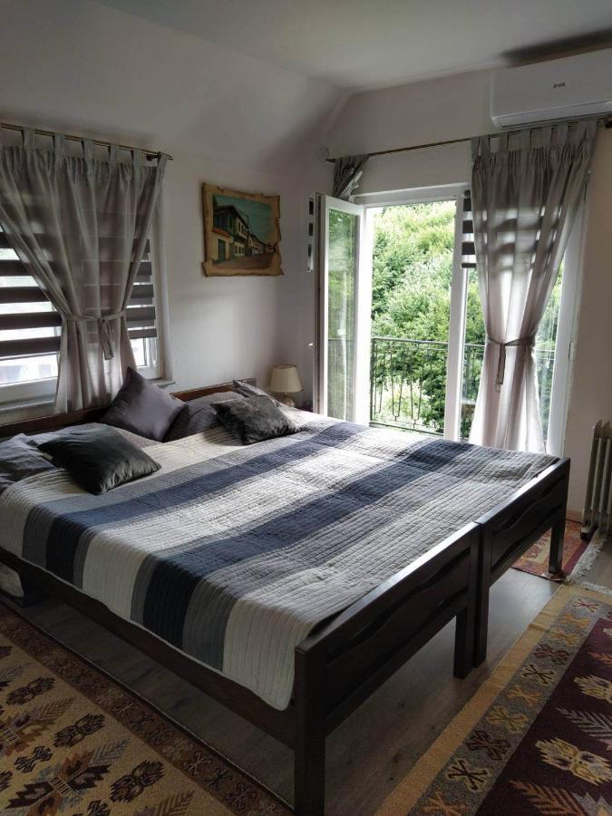 Guest House Bee Visoko Exterior photo