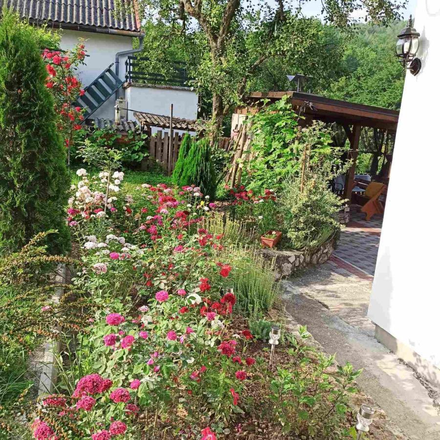 Guest House Bee Visoko Exterior photo