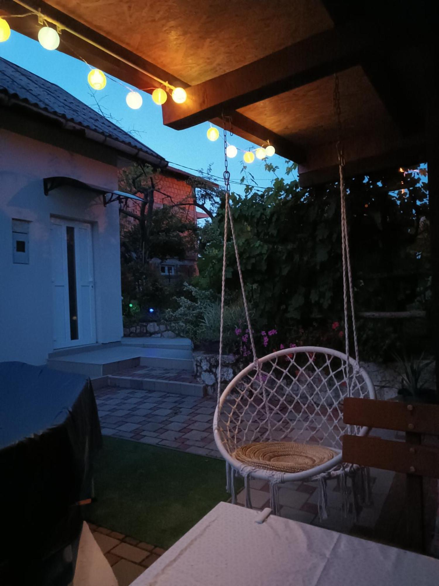 Guest House Bee Visoko Exterior photo